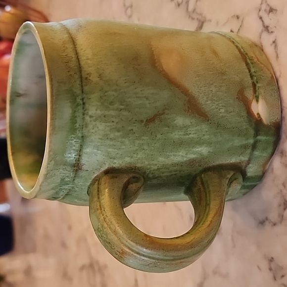 Leprechaun pottery tea mug - Picture 7 of 8